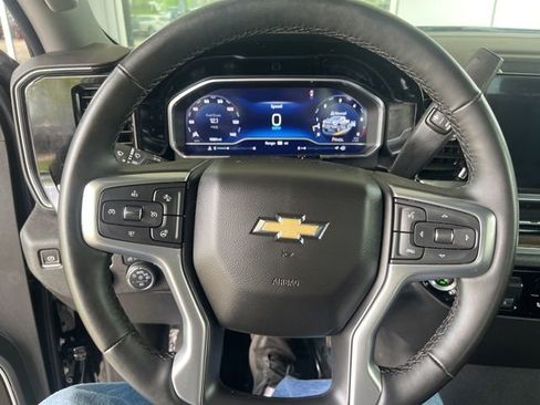 Used 2024 Chevrolet Silverado 2500 LT AWD/4WD image 25