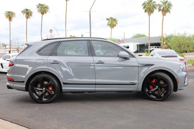 Used 2023 Bentley Bentayga AWD/4WD image 13