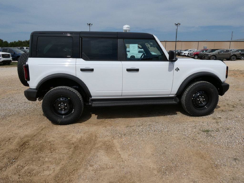 New 2026 Ford Bronco Outer Banks w/ Black Appearance Package AWD/4WD image 4