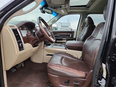 Used 2017 RAM 3500 Laramie Longhorn image 15