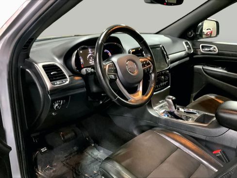 Used 2020 Jeep Grand Cherokee Altitude AWD/4WD image 18