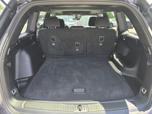 Used 2025 Jeep Grand Cherokee Laredo X AWD/4WD image 11