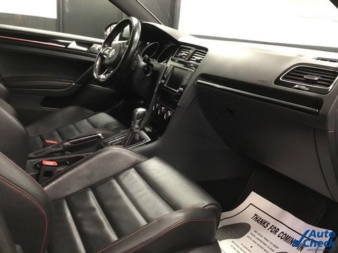 Used 2017 Volkswagen GTI SE image 36
