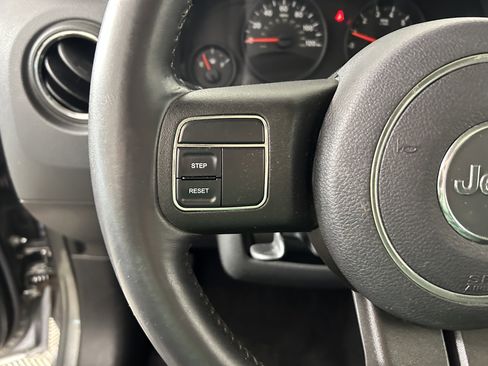 Used 2012 Jeep Patriot Latitude w/ Sun/Sound Group AWD/4WD image 14