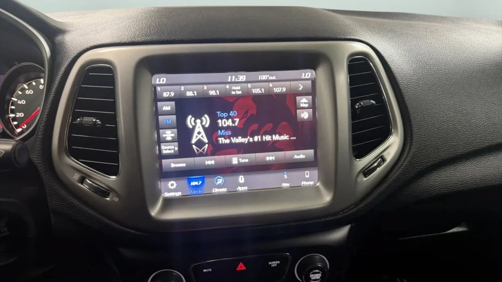 Used 2018 Jeep Compass Latitude w/ Popular Equipment Group AWD/4WD image 12