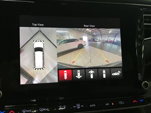 Used 2023 Jeep Wagoneer 2WD w/ Convenience Group I image 17