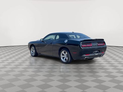 Used 2022 Dodge Challenger SXT RWD image 6