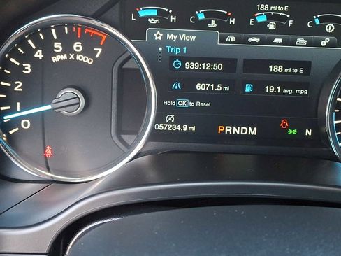 Certified 2019 Ford F150 Lariat w/ Equipment Group 502A Luxury image 22