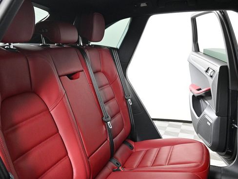 New 2026 Porsche Macan GTS image 24