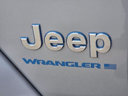 Used 2024 Jeep Wrangler Unlimited Sahara AWD/4WD image 30