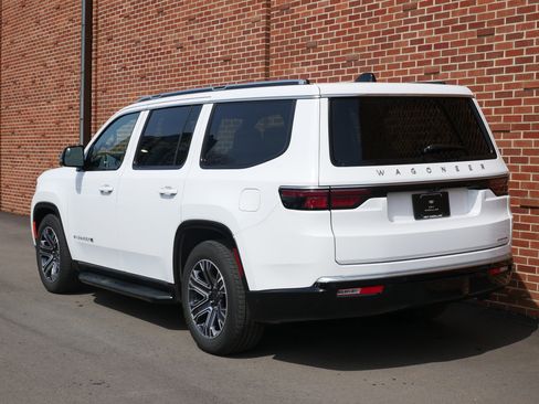 Used 2024 Jeep Wagoneer Series II w/ Convenience Group I image 3