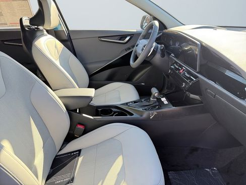 New 2026 Kia Niro EX image 15