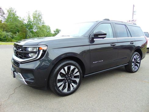 Used 2025 Ford Expedition Platinum w/ Driver's Package AWD/4WD image 32