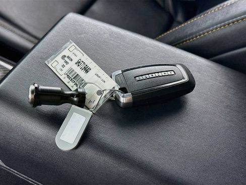 Used 2022 Ford Bronco Badlands AWD/4WD image 17