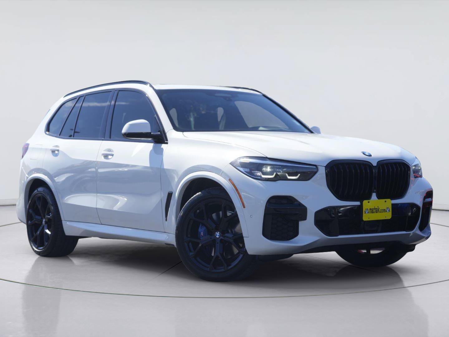 Used 2023 BMW X5 xDrive40i w/ M Sport Package AWD/4WD image 2