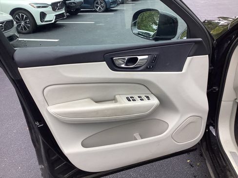 Certified 2023 Volvo XC60 B5 Plus w/ Climate Package image 69