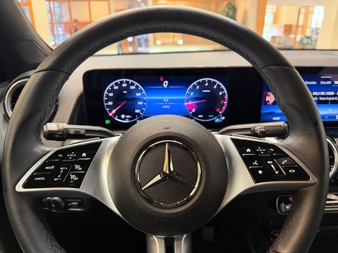 Certified 2026 Mercedes-Benz GLB 250 image 21