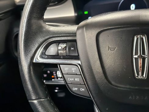 Used 2023 Lincoln Nautilus FWD w/ Premium Package image 22