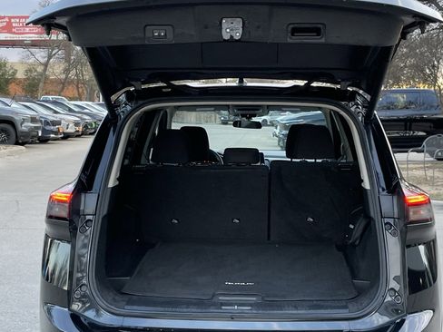 Used 2024 Nissan Rogue SV image 25