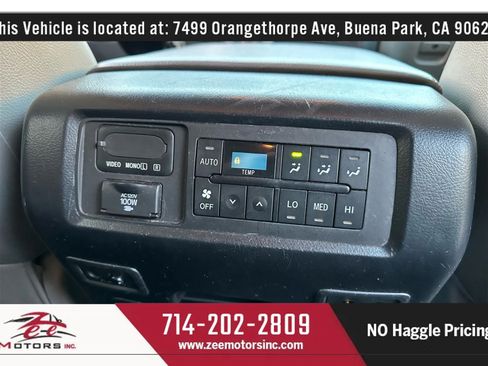 Used 2013 Toyota Sequoia Platinum RWD image 33