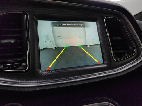 Used 2018 Dodge Challenger SRT Hellcat image 17