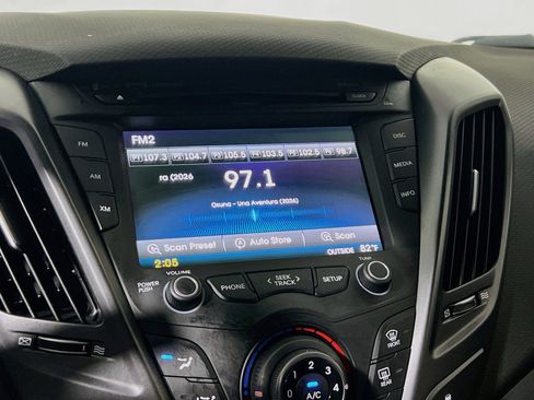 Used 2016 Hyundai Veloster Rally Edition FWD image 25
