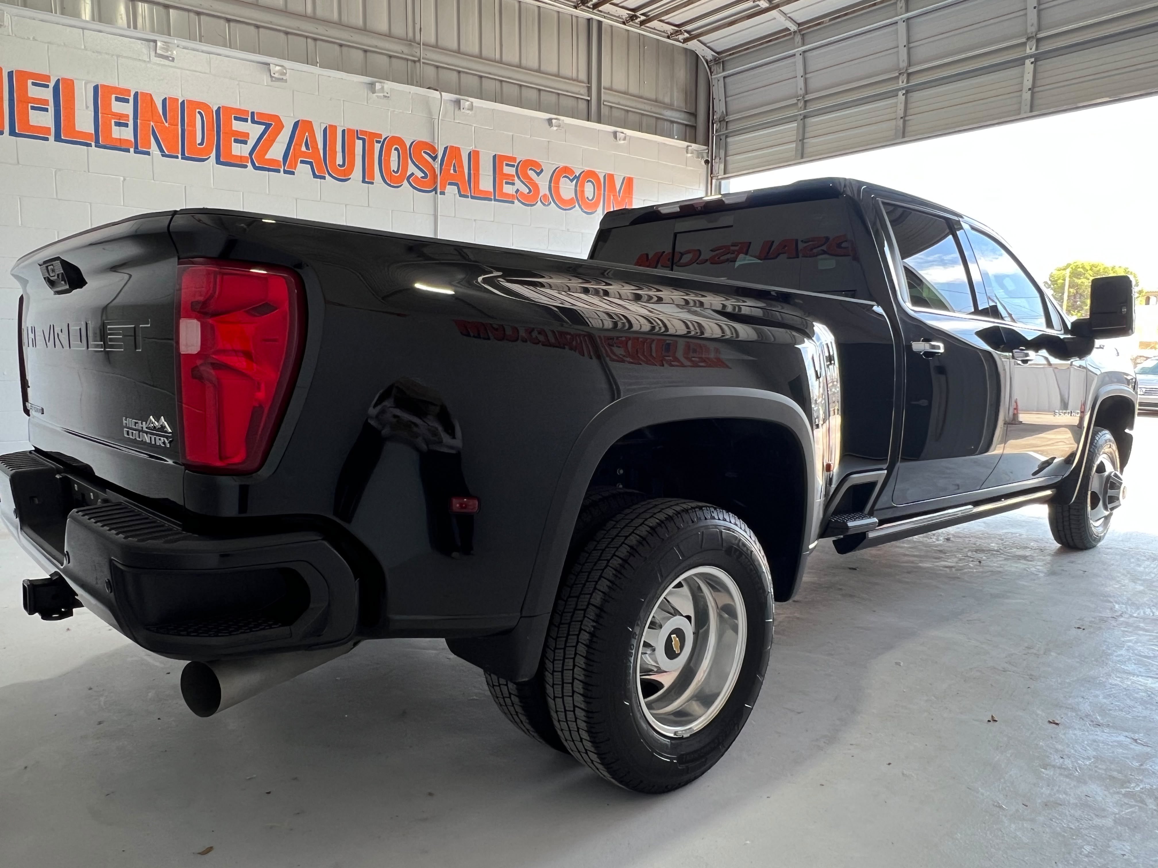 Used 2022 Chevrolet Silverado 3500 High Country w/ Safety Package II AWD/4WD image 6