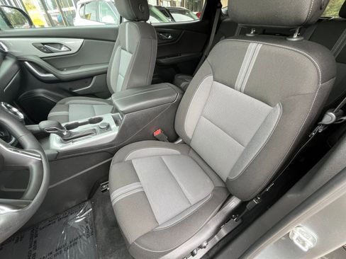Used 2025 Chevrolet Blazer LT image 37