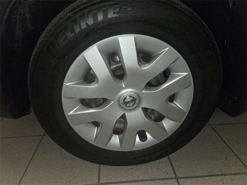 Used 2020 Nissan Rogue Sport S image 10