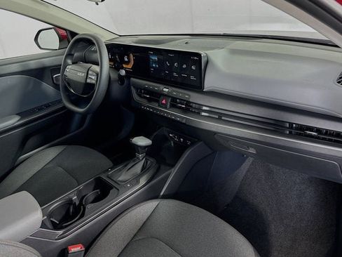 New 2025 Kia K4 LXS image 28