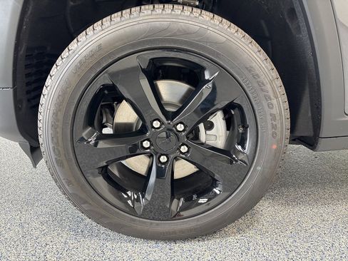 New 2025 Jeep Grand Cherokee L Limited w/ Black Appearance Package image 44