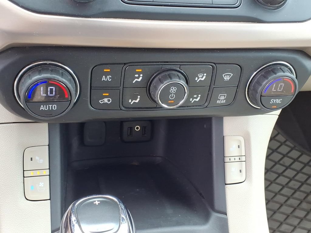 Used 2018 GMC Acadia Denali w/ Technology Package FWD image 18