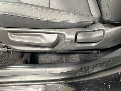 New 2025 Kia Niro LX image 10