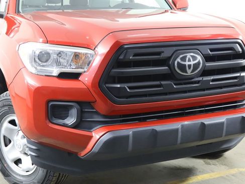 Used 2019 Toyota Tacoma SR w/ SR Convenience Package image 38