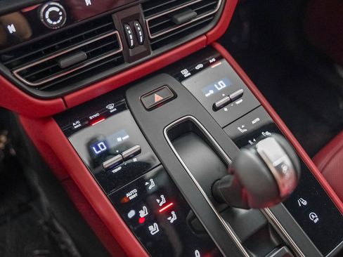 Used 2025 Porsche Macan S image 21