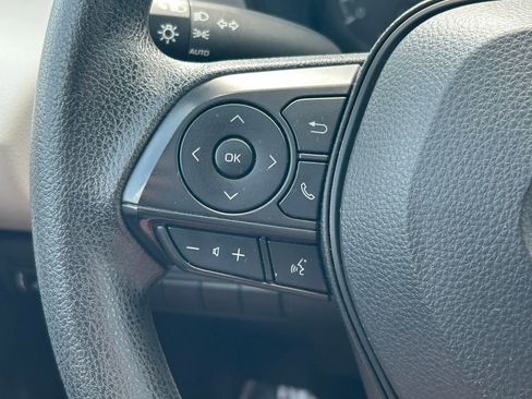 Used 2022 Toyota Corolla LE image 30