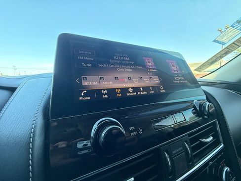 Used 2023 INFINITI QX80 Luxe w/ All-Season Package RWD image 21