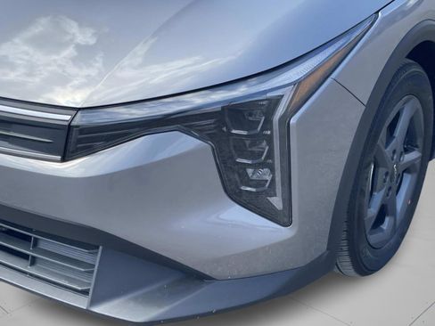 New 2026 Kia K4 LXS image 9