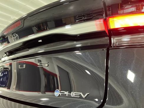 New 2026 Toyota Prius Plug-In Hybrid FWD image 7