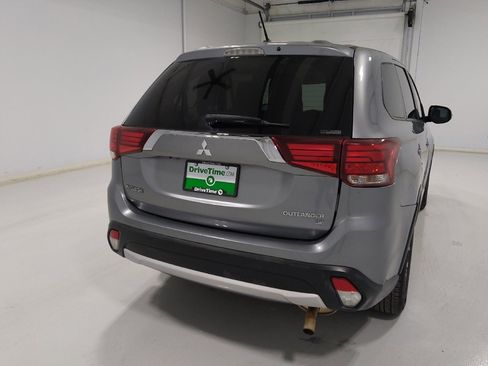 Used 2016 Mitsubishi Outlander SE image 7