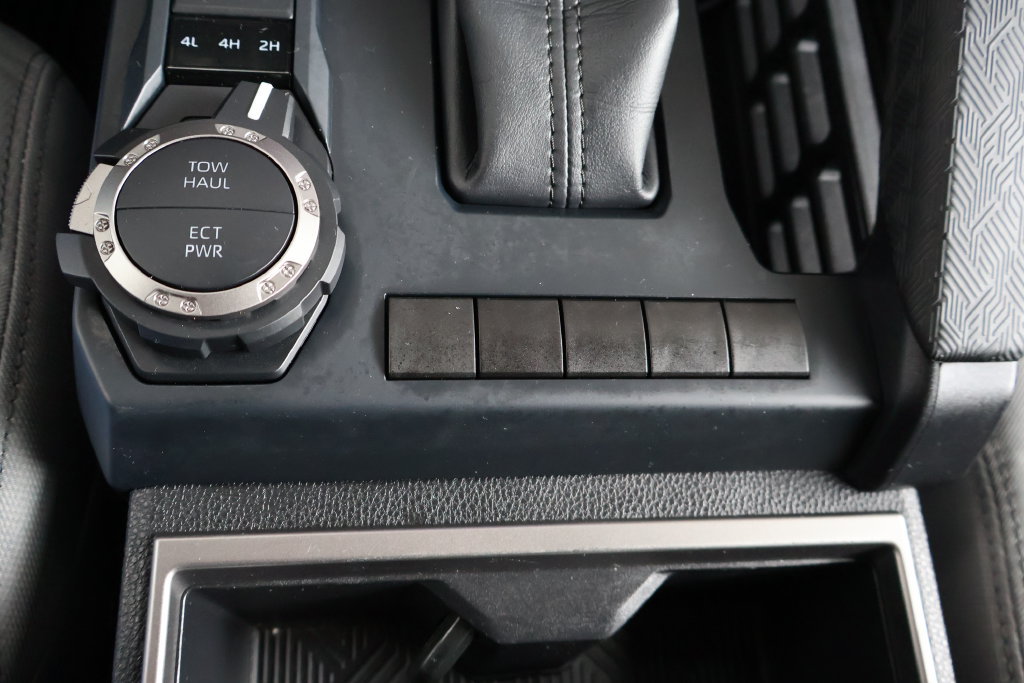 Certified 2025 Toyota Tacoma SR5 AWD/4WD image 39