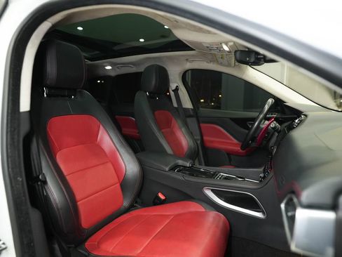 Used 2020 Jaguar F-PACE R-Sport image 33