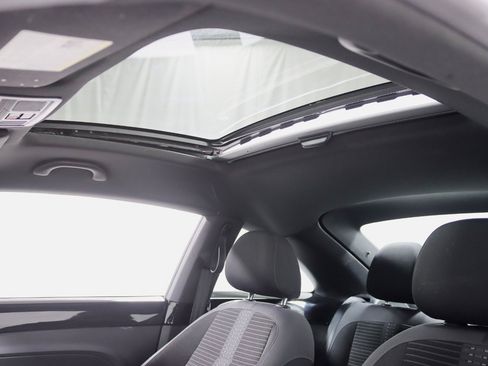Used 2014 Volkswagen Beetle R-Line FWD image 27