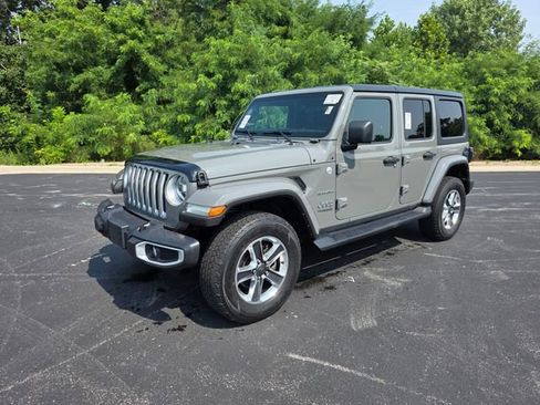 Used 2021 Jeep Wrangler Unlimited Sahara image 3