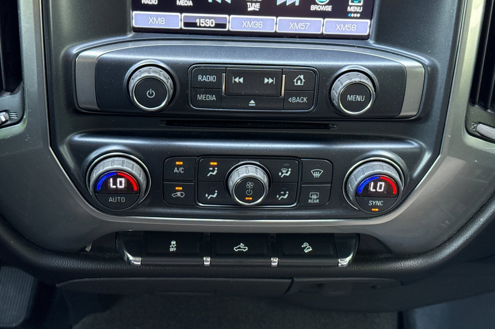 Used 2018 Chevrolet Silverado 1500 LT w/ All Star Edition AWD/4WD image 24