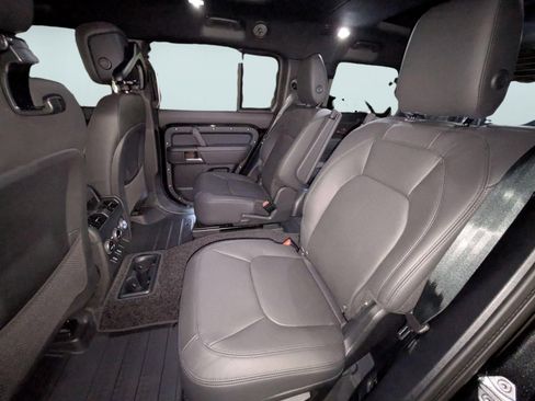New 2026 Land Rover Defender 130 X-Dynamic SE AWD/4WD image 25
