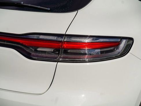 Used 2024 Porsche Macan image 9