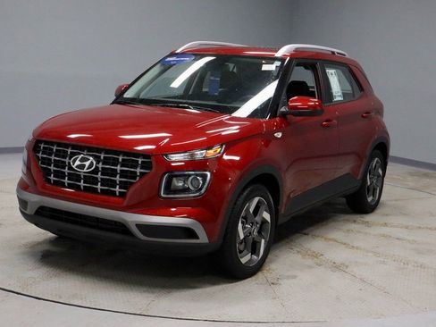 Certified 2025 Hyundai Venue SEL image 10