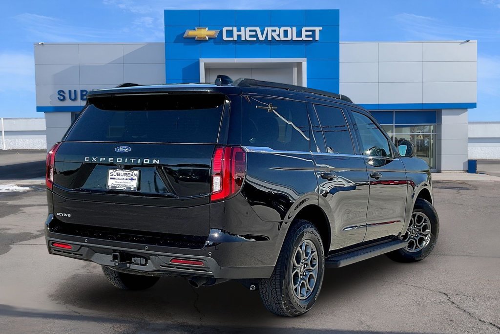 Used 2026 Ford Expedition Active AWD/4WD image 4