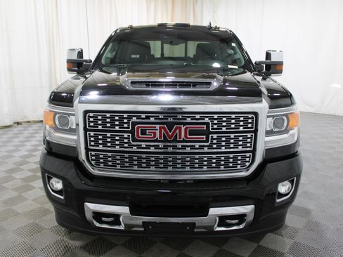 Used 2019 GMC Sierra 3500 Denali w/ Duramax Plus Package image 35